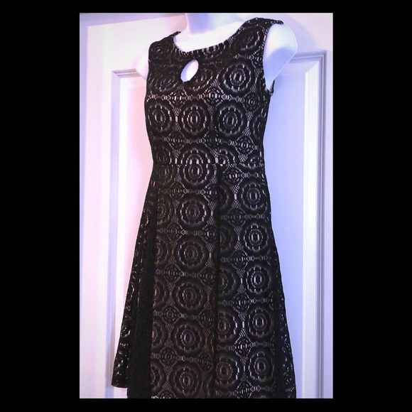 Black Lace Keyhole Dress - Picture 1 of 3